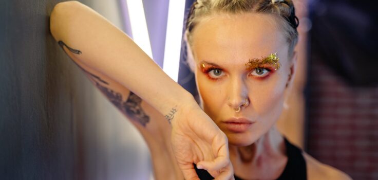 piercing na sobrancelha